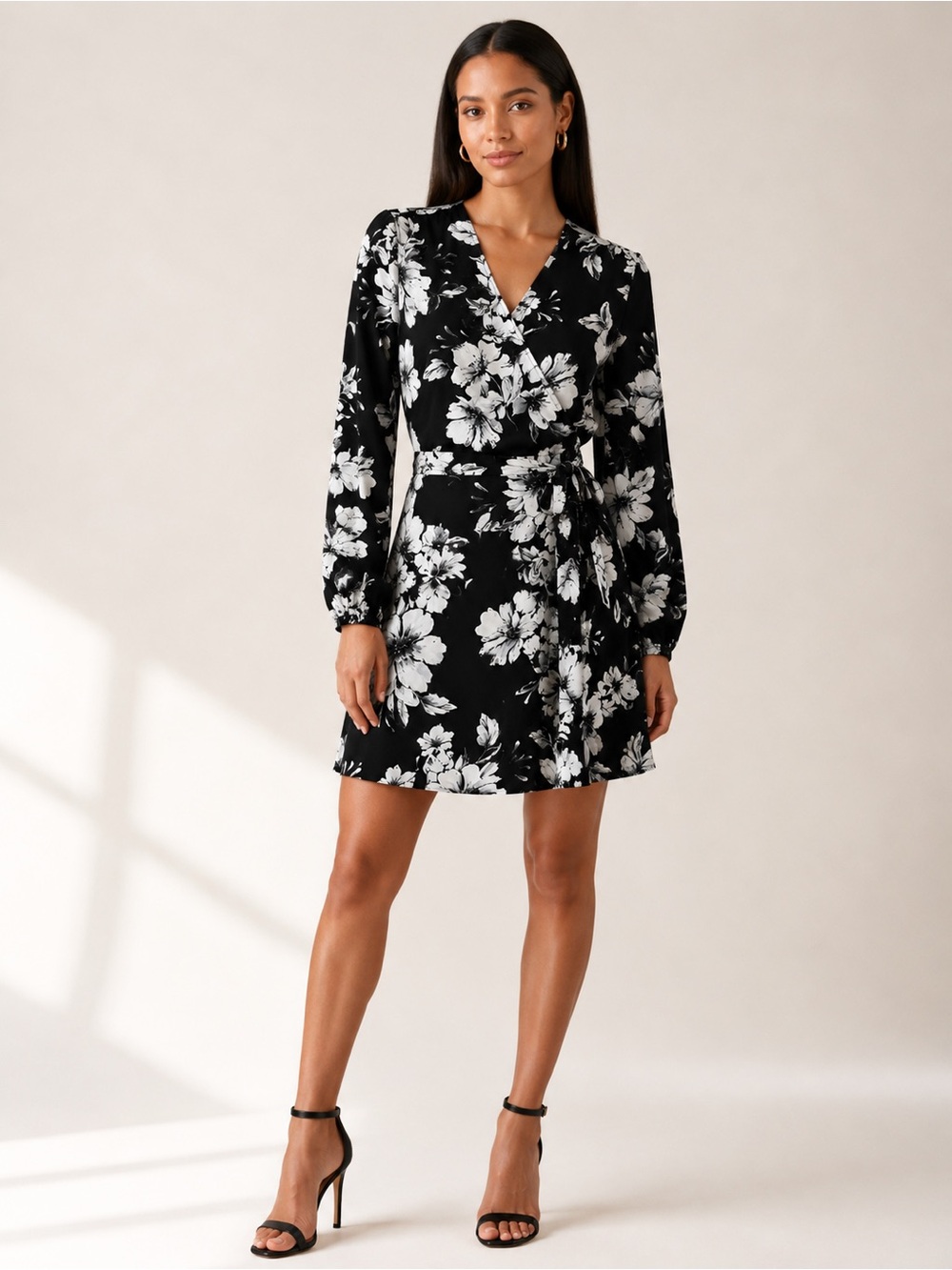 Gianni Bini Floral Wrap Mini Dress V Neck Long Sleeve Tie Waist Black White M